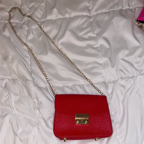 Cross body - Picture 1 of 4